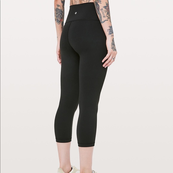 Lululemon Wunder Under Crop - Picture 3 of 6